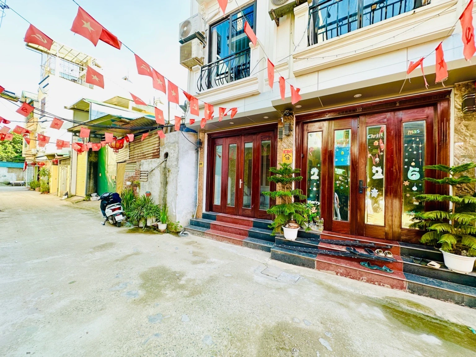 Bán nhà Bát Khối 6 tỷ 33m ô tô đỗ cửa,nhà uy tín