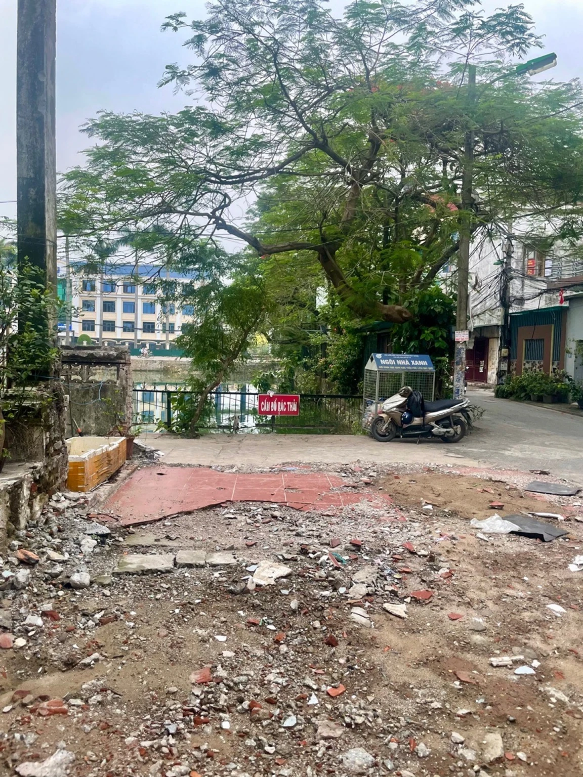 Đất Đức Giang lô góc view hồ 11 tỷ 51m ô tô vỉa hè kinh doanh
