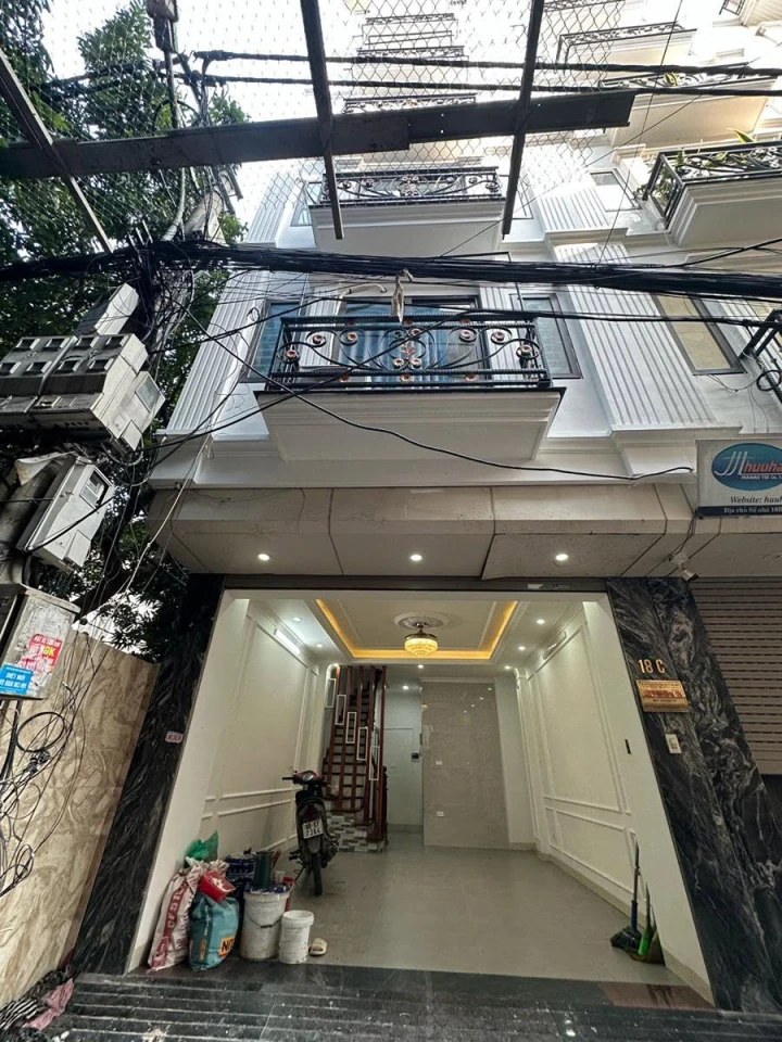 Nhà phố Ái Mộ ngõ thông 9 tỷ 45m ô tô thang máy,Long Biên
