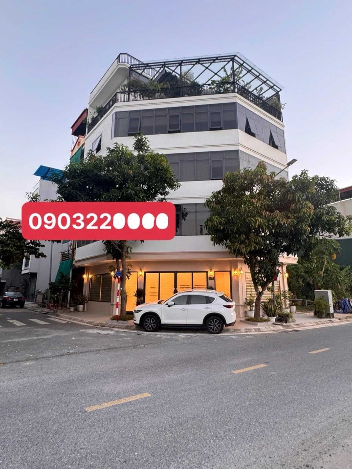 Mặt phố Viêt Hưng 3 mặt thoáng lô góc 33 tỷ 90m, thang máy