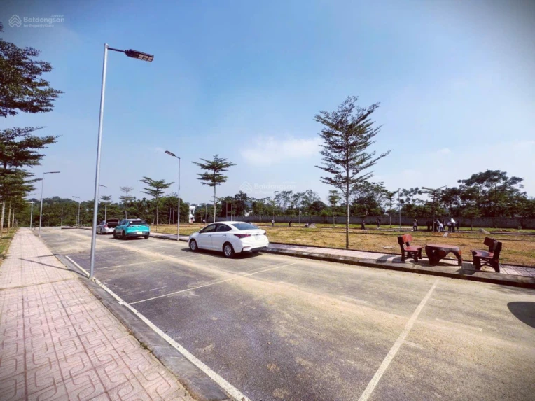 Độc nhất lô đất 100m2 gần Metro số 5, khu vực trung tâm Hòa Lạc. Phù hợp xây trọ, đầu tư sinh lời, kết nối Metro 5 – Quốc Lộ 21