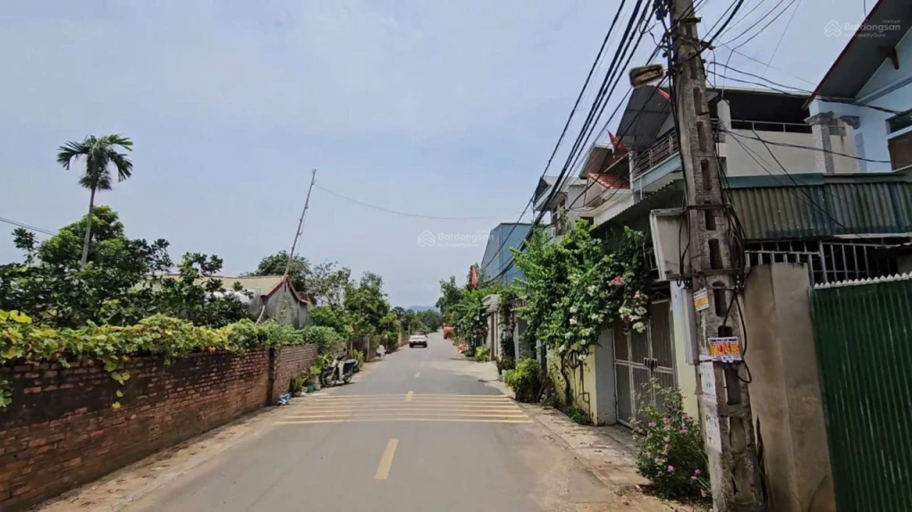 Độc nhất Lô góc 108m2 mặt tiền 6m, sổ đỏ sẵn, cạnh đại học Quốc Gia, trung tâm Hòa Lạc, chủ cắt lỗ mua lãi luôn