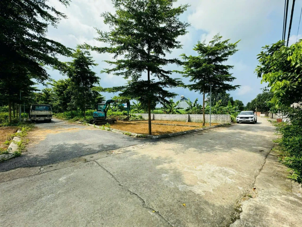 Giá thấp nhất lô đất 100m2 ở Phú Cát, khu vực trung tâm Hòa Lạc. Phù hợp xây trọ, đầu tư sinh lời, kết nối Metro 5 – Quốc Lộ 21