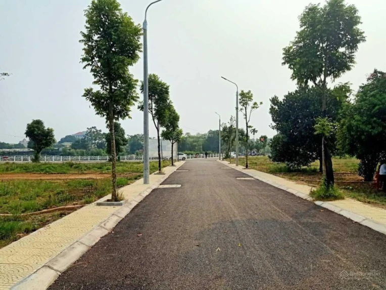 Chủ cần bán gấp lô đất 100m2 mặt tiền 5m, cạnh UBND xã Hạ Bằng mới giá nhỉnh 3 tỷ