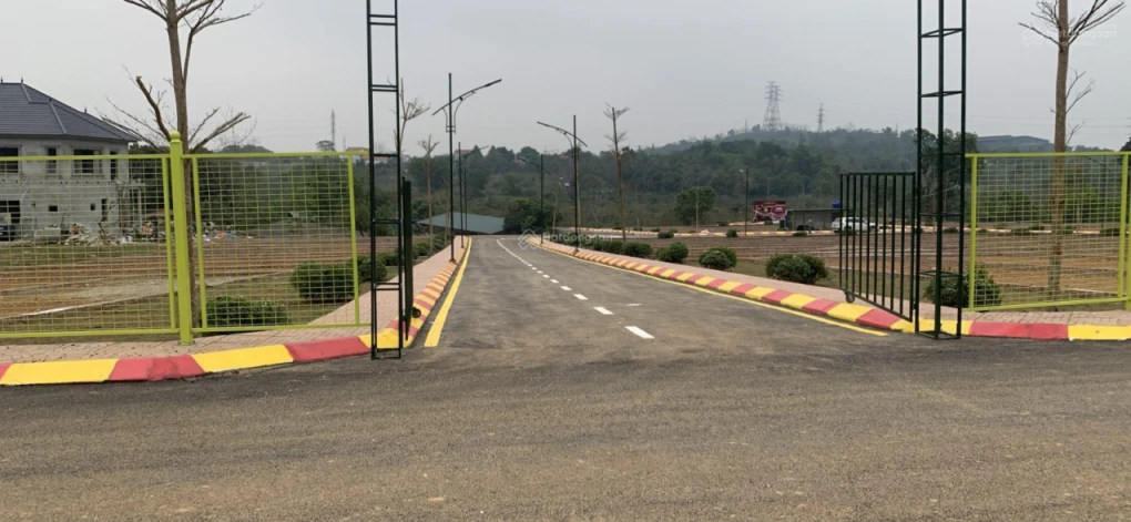 Bán Đất xã Hoà Lạc xây ngay cho thuê, 100m2 view hồ Mt 8m chỉ hơn 3 tỷ