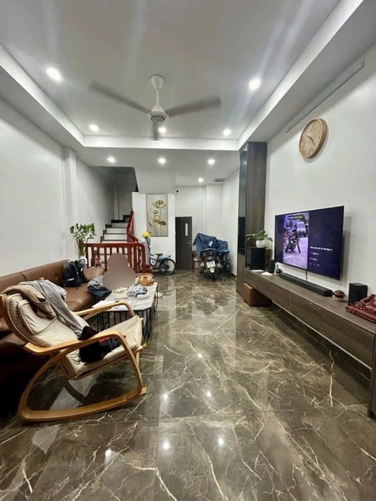 Vị Trí Hot. Bán Nhà Tân Thuỵ, Phúc Đồng, Long Biên chỉ 7,32 tỷ Dt 33m2, 5T