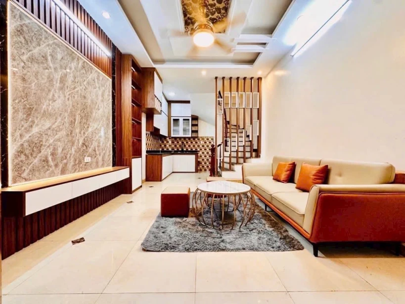 BÁN NHÀ THẠCH BÀN, CỔ LINH -CÁCH 1 NHÀ RA ĐƯỜNG Ô TÔ TRÁNH, DT 33m2, 5T chỉ 7,35 tỷ