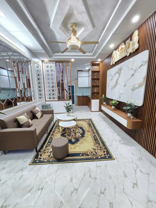 Bán Nhà Việt Hưng, Long Biên 32m2, 5T chỉ 7,05 tỷ (ngõ vào thuận tiện, sổ giao dịch ngay)
