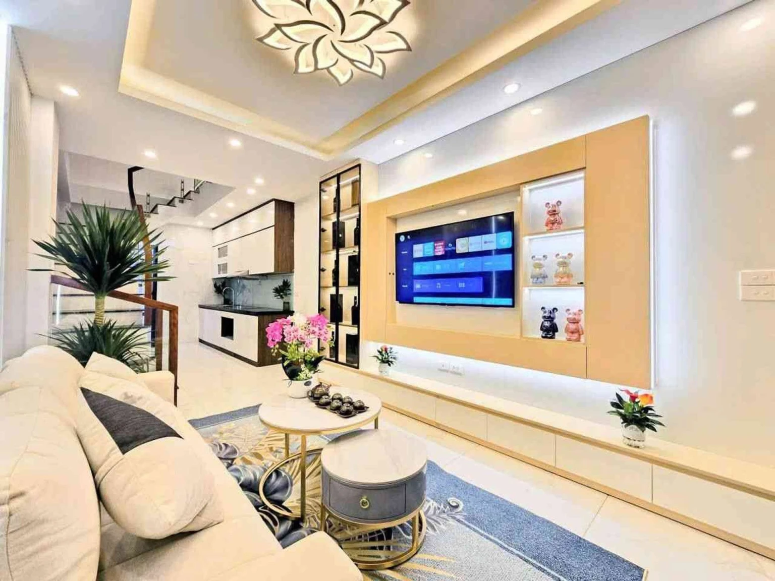Bán Nhà Gần Cấp Tường Cấp 2 Thạch Bàn, Long Biên, 35m2, 5T chỉ 7,1 tỷ  