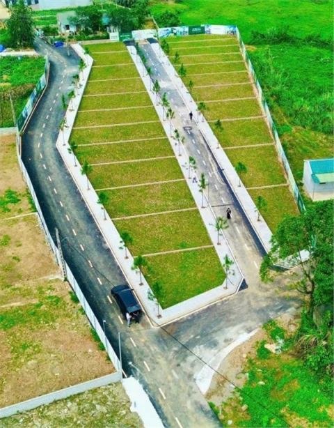 Tôi cần bán lô đất 100m2 hai mặt tiền cách QL21 700m và cách trường ĐH Bách Khoa chỉ 1,2km