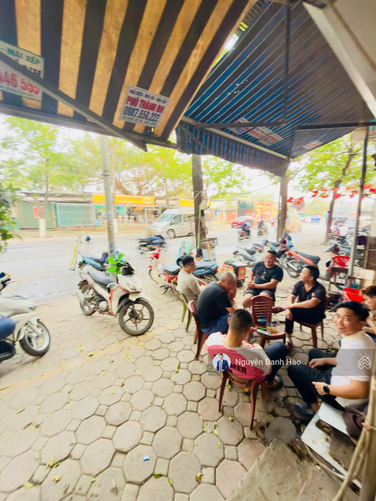 Mặt phố Hai Bà Trưng siêu hiếm, vỉa hè 5m, kinh doanh sầm uất ngày đêm, nhà 2 tầng, sổ đỏ sẵn