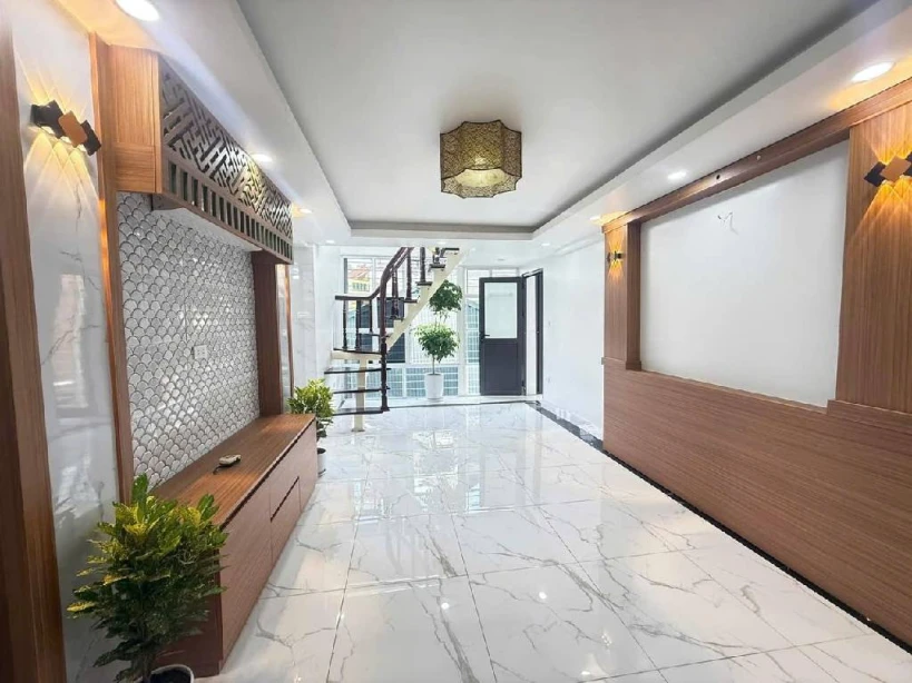 BÁN TẬP THỂ BẠCH MAI -3 NGỦ HAI VỆ SINH, NHÀ ĐẸP Ở LUÔN