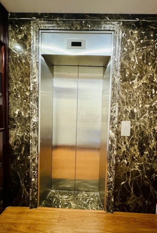 Cho thuê nhà, 275m2_ 6T; Huỳnh Thúc Kháng, Nguyên Hồng, Vũ Ngọc Phan