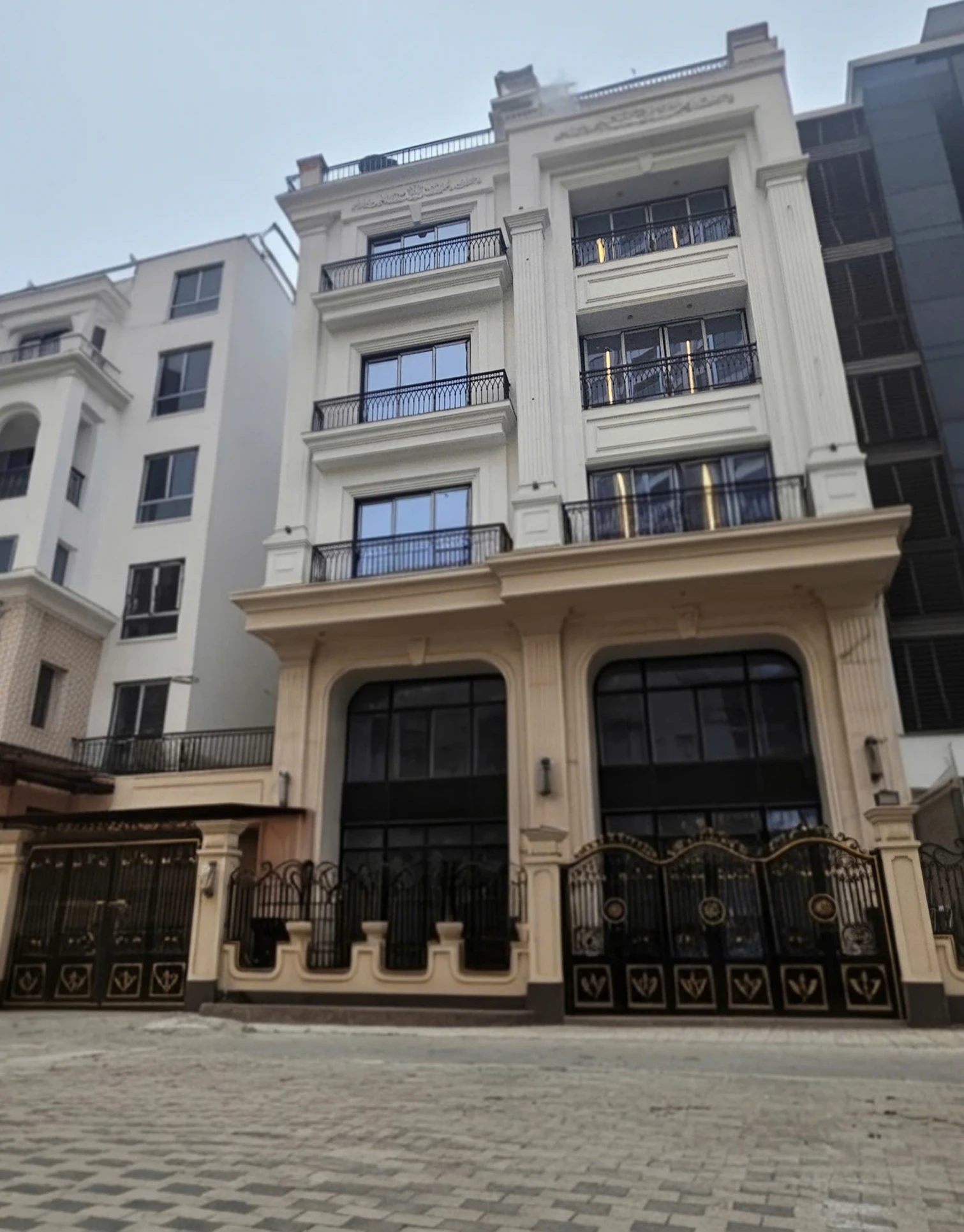 Cho thuê nhà, THANG MÁY, 99m2- 5T, Nguyễn Tuân, Vũ Trọng Phụng -23 tr