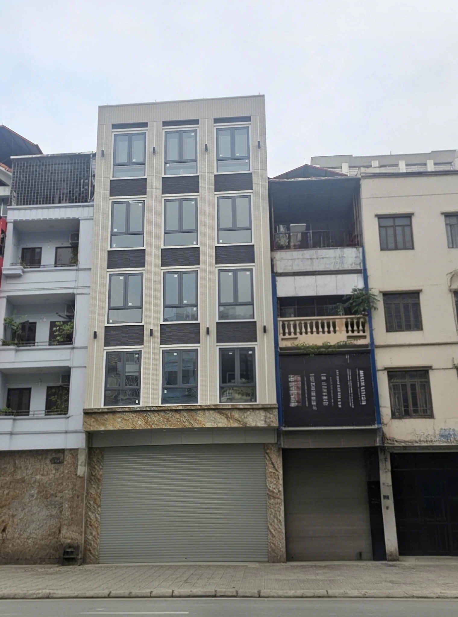 Nhà tôi cho thuê nhà, 122m2_ 5T; Huỳnh Thúc Kháng, Nguyên Hồng -39 tr