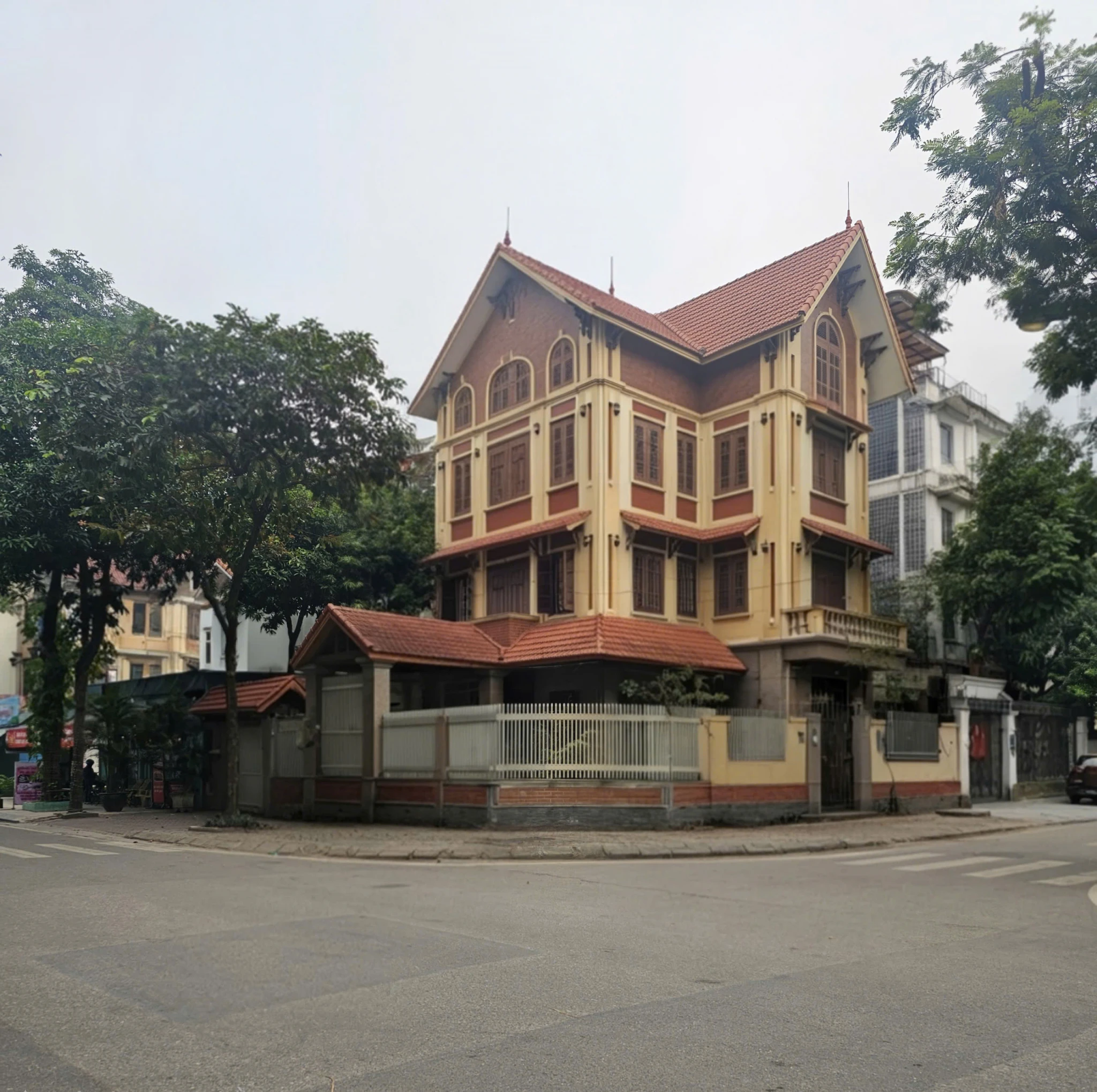 Cho thuê nhà, Nguyễn Khánh Toàn, Nguyễn Văn Huyên; 124m2* 4T -38 tr