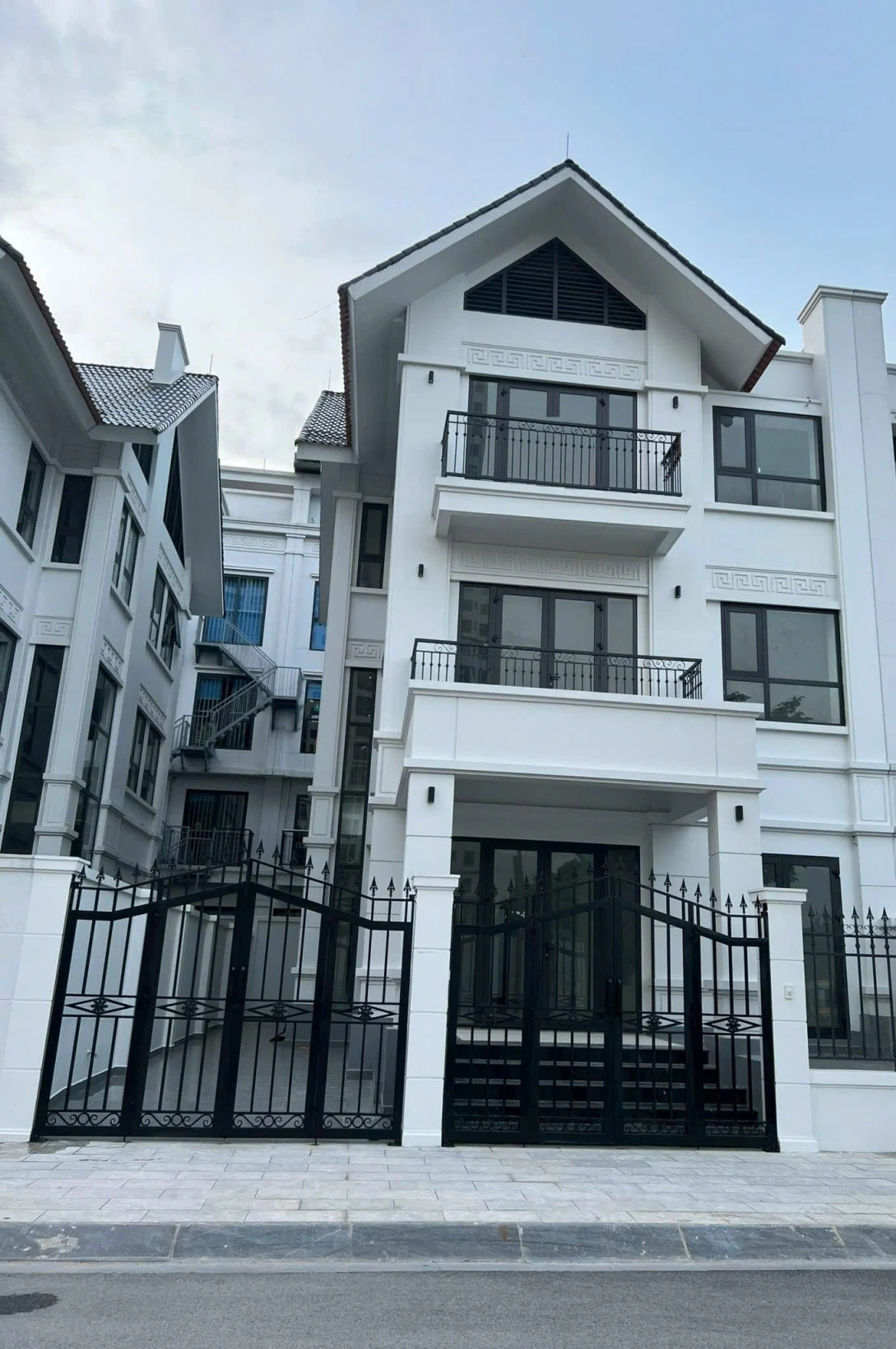 Cho thuê nhà, Nguyễn Khánh Toàn, Nguyễn Văn Huyên, 171m2x 3T -33 tr