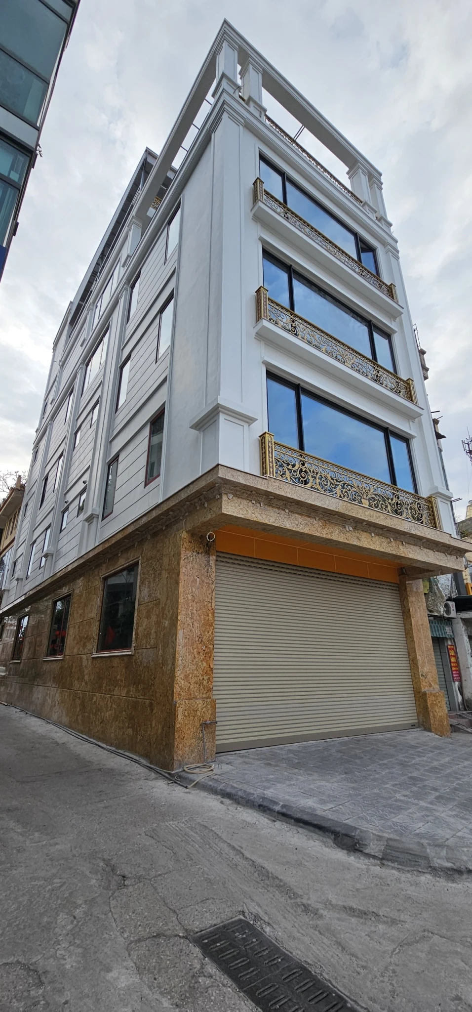 Cho thuê nhà, 90m2_ 5T; Quang Trung, Thợ Nhuộm, Trần Quốc Toản -28 tr