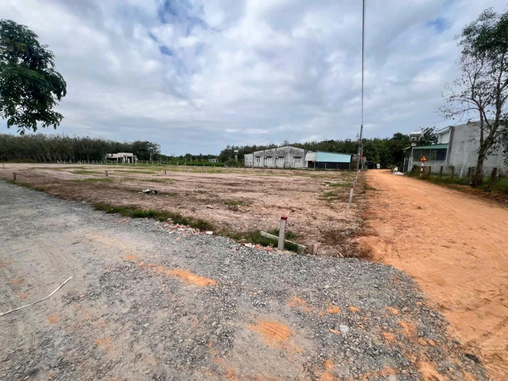 BÁN ĐẤT FULL THỔ CƯ XÃ LONG ĐẠI – 150m²