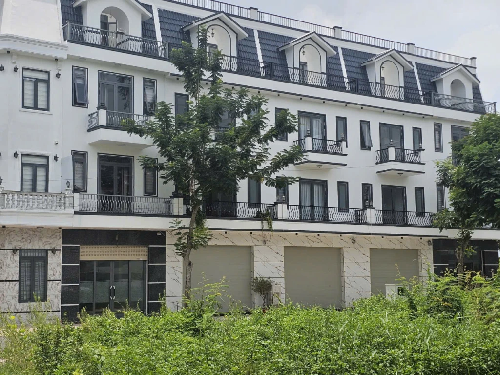 CHÍNH CHỦ BÁN LÔ ĐẤT ĐẸP, VUÔNG VỨC, MẶT TIỀN ĐƯỜNG NHỰA 10M TẠI KHU ĐÔ THỊ FIVE STAR ECO CITY