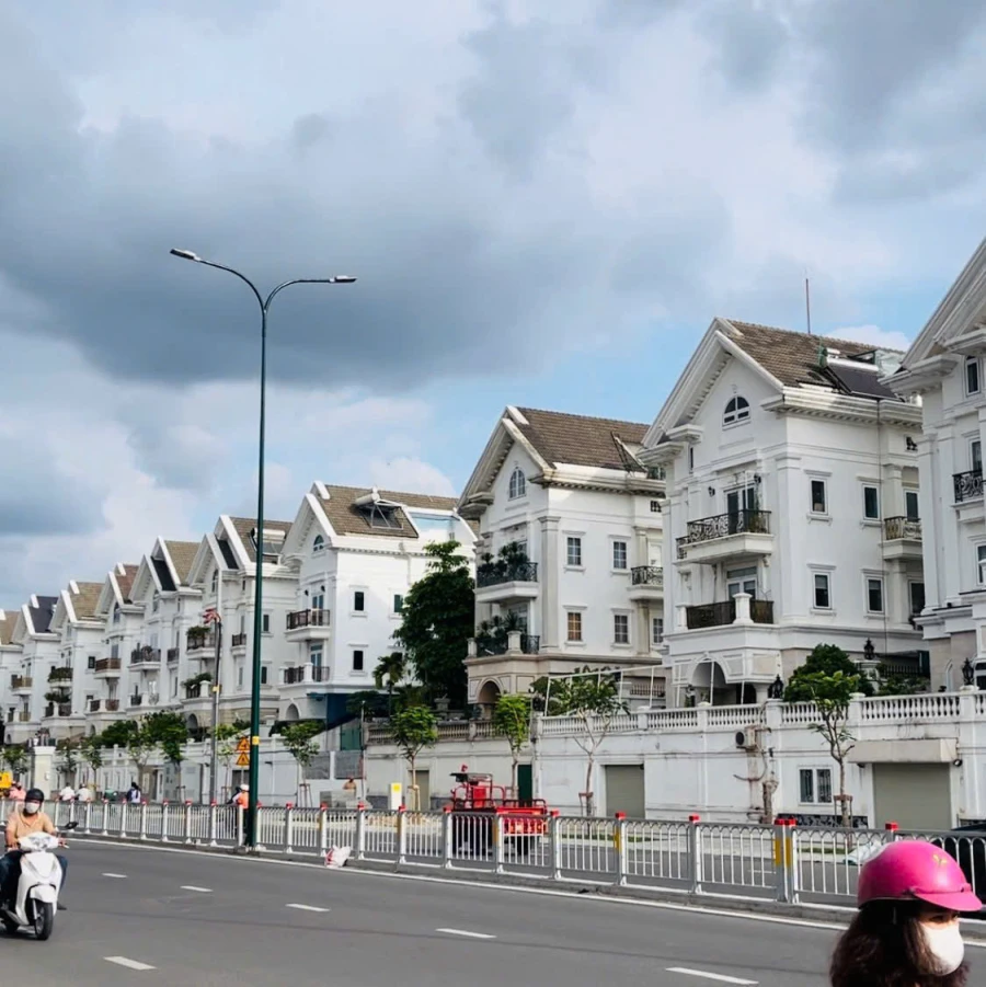 Cần Cho Thuê Văn Phòng 30m² – Mặt Tiền Dương Quảng Hàm – 8 Triệu/Tháng