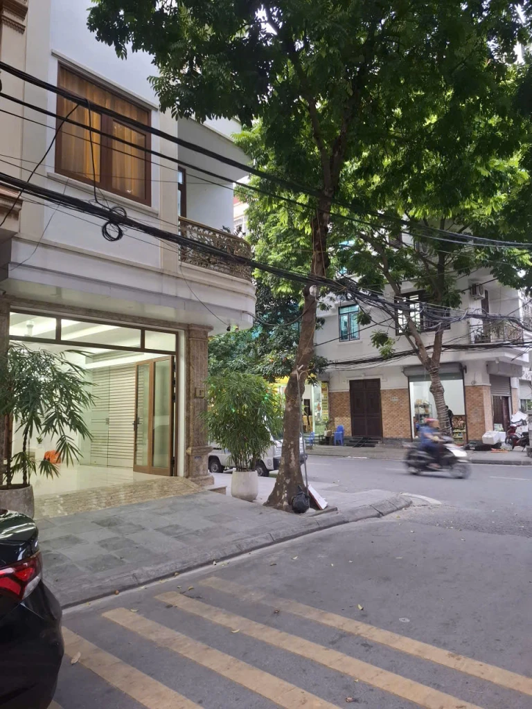 🔥 NHÀ PHÂN LÔ 918 QUÂN ĐỘI – VỈA HÈ, Ô TÔ TRÁNH – THANG MÁY – GARA 2 Ô TÔ – VIEW HỒ PHÚC ĐỒNG 💎 36M² × 8 TẦNG  FULL NỘI THẤT XỊN  GIÁ 18 TỶ 🔥