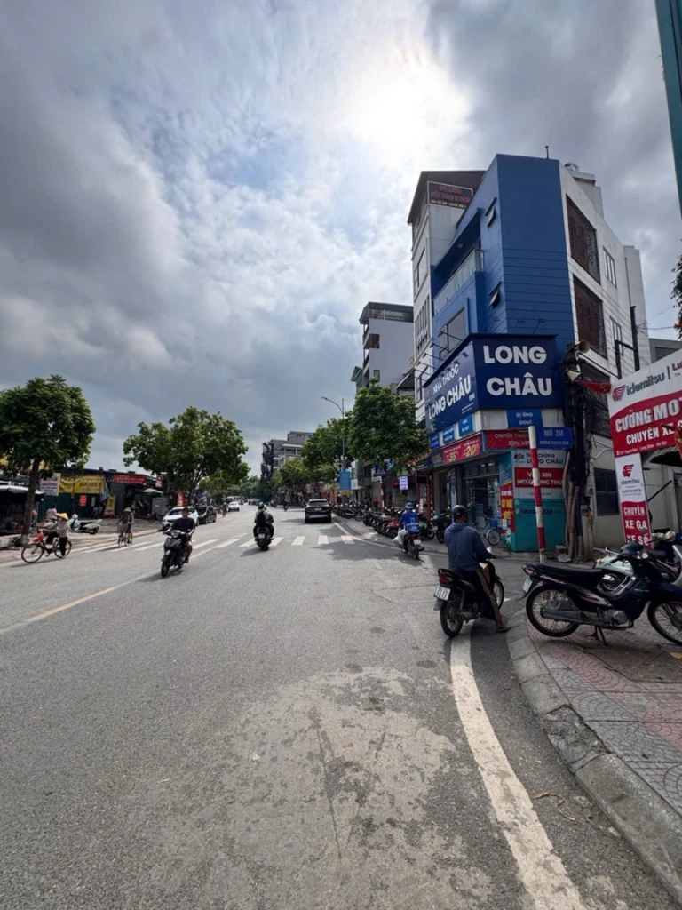 🏡 NHÀ ĐẸP THẠCH BÀN – CỔ LINH  50M² x 7 TẦNG  GARA Ô TÔ  THANG MÁY  FULL NỘI THẤT 🏡