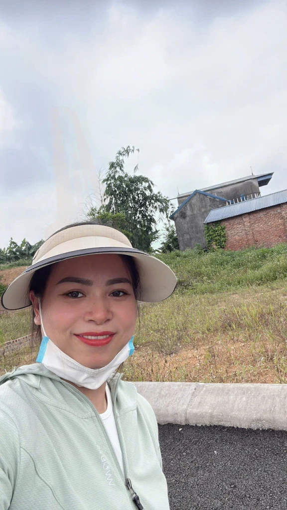 CHỈ 1,8 TỶ DT LÊN TỚI 500 M CÓ 120 M ĐẤT THỔ CƯ CÒN LẠI LÀ ĐẤT VƯỜN 
GIÁ CÒN CHƯA ĐẾN 2 TỶ - TẠI LAI SƠN TRUNG GIÃ .ĐƯỜNG ĐI GIAO THÔNG THUẬN TIỆN