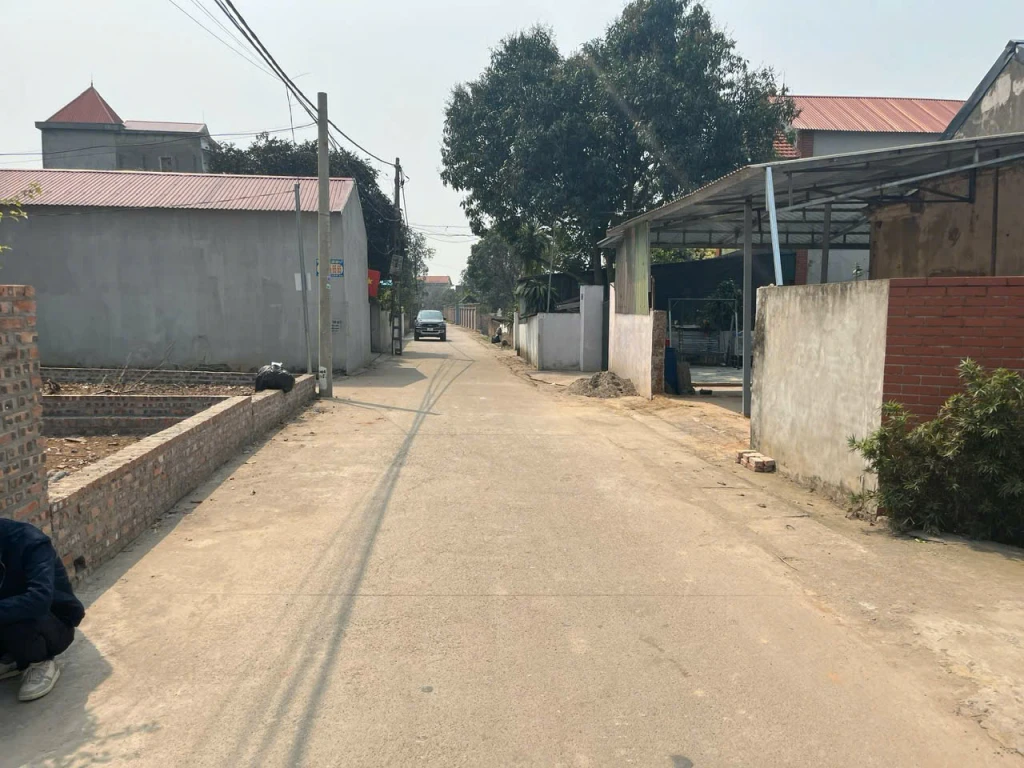 CHỤC CHÍNH KINH DOANH ,DIỆN TÍCH 100 M FUN THỔ CƯ ,GIÁ CHƯA ĐẾN 3 TỶ ,ĐẤT CÁC CON  ĐƯỜNG 1500 TỶ 800-900 M ,TRƯỜNG HỌC CẤP 1 THANH SƠN 300-400 M