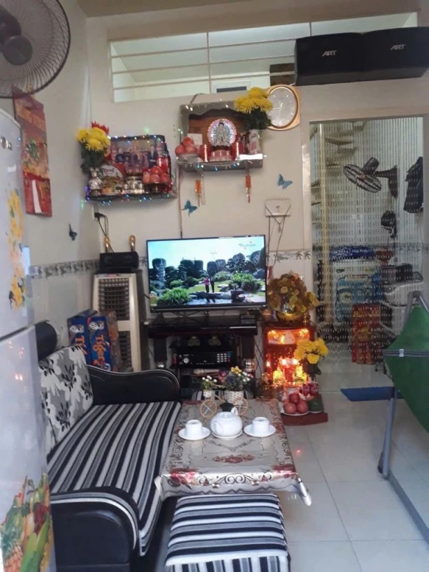 Nằm ngay trung tâm quận 8, cách đường Nguyễn Thị Tần khoảng 100m