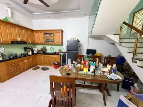 + BÁN NHÀ LÊ VĂN KHƯƠNG QUẬN 12
+ Dt : 4.4m x 15m 63m2
+ Kc : 3 tầng 3pn
+ Giá : 7 Tỷ