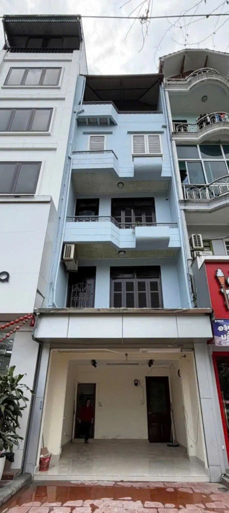 MẶT PHỐ CẦU GIẤY-VỈA HÈ ĐÁ BÓNG-KINH DOANH SẦM UẤT-MẶT SAU Ô TÔ TRÁNH-2 MẶT TIỀN TRƯỚC SAU CỰC ĐẸP