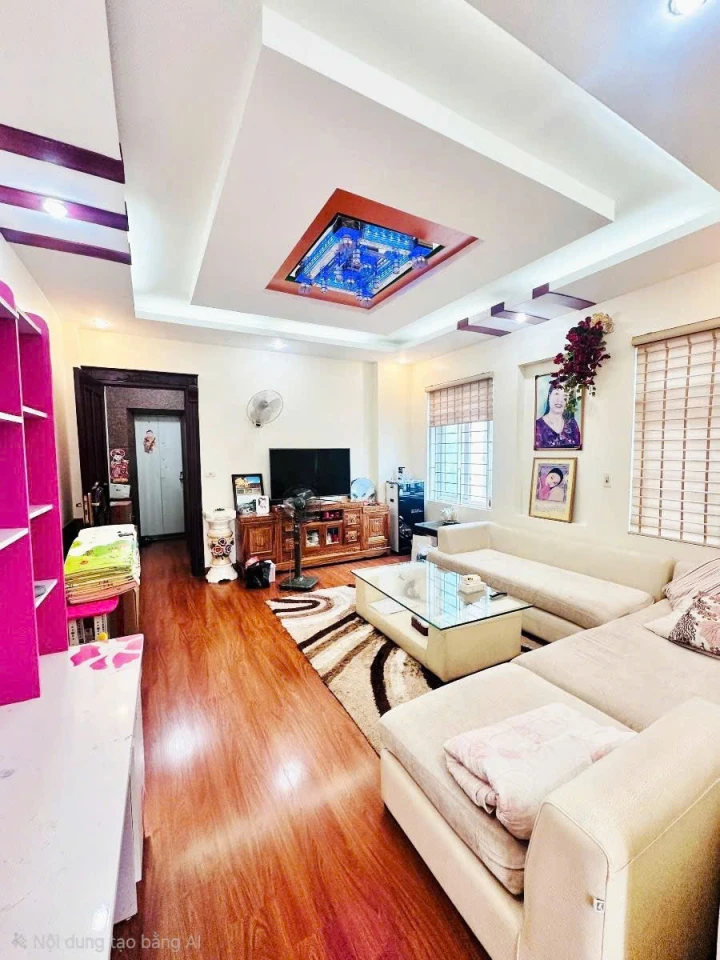 NHÀ CẦU GIẤY-LÔ GÓC-ÔTÔ TRÁNH VỈA HÈ-8 TẦNG-THANG MÁY-KINH DOANH SẦM UẤT-DÒNG TIỀN KHỦNG