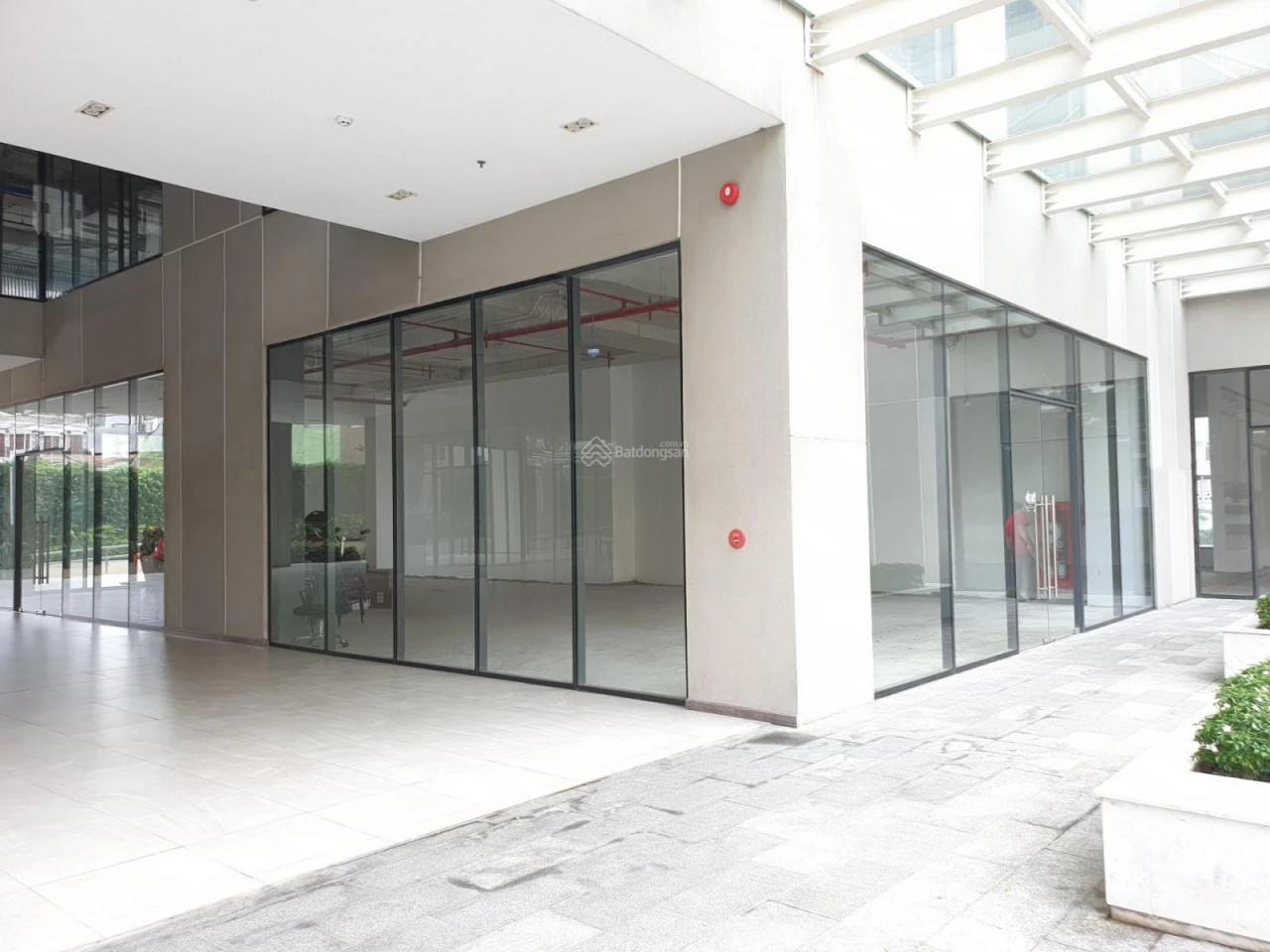 Mặt Bằng Văn Phòng & Thương Mại Giá Tốt Nhất Đường Lương Định Của - De Capella Q2