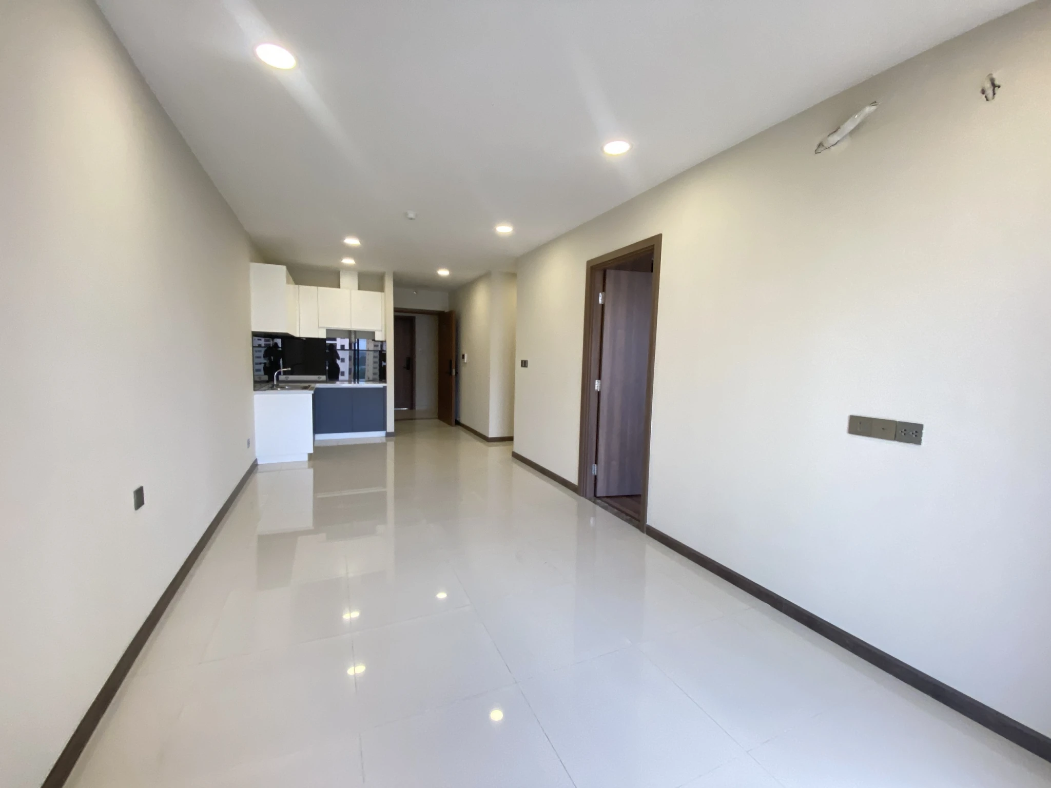 CĂN HỘ MẶT TIỀN LƯƠNG ĐỊNH CỦA - DE CAPELLA CHUẨN BỊ BUNG GIỎ HÀNG MỚI