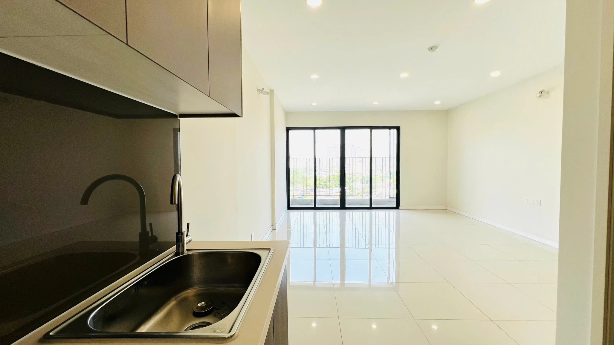 Bán căn OT diện tích 37m2, nhà mới 100% Lavida Plus giá chỉ từ 2.992 tỷ, nhận nhà ngay