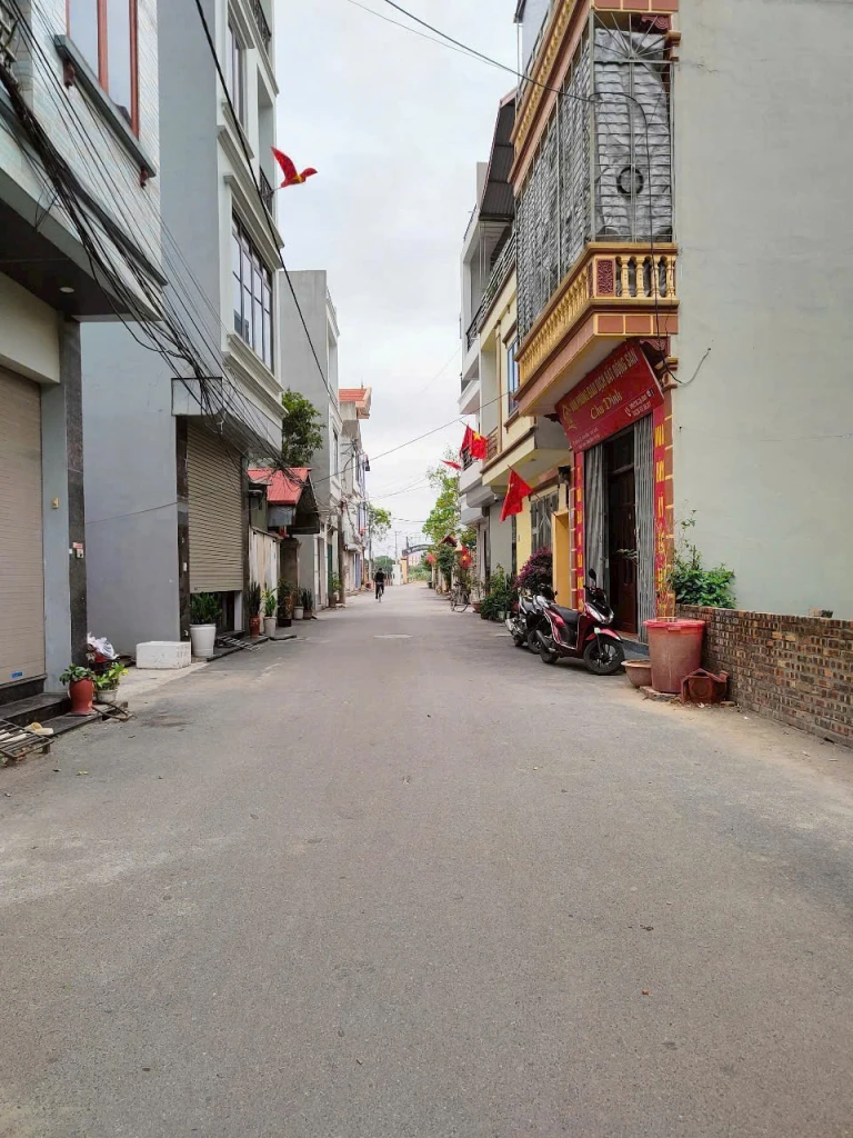Cần tiền bán đất ven đô giá rẻ như giá lợn chết