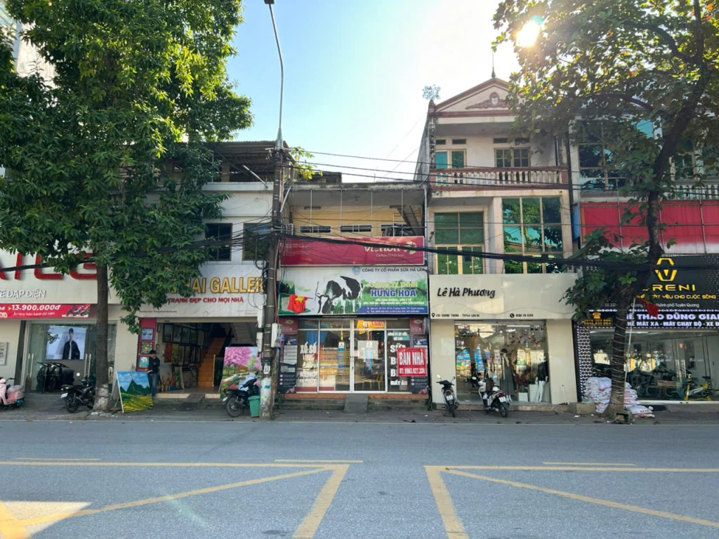 Bán nhà mặt phố