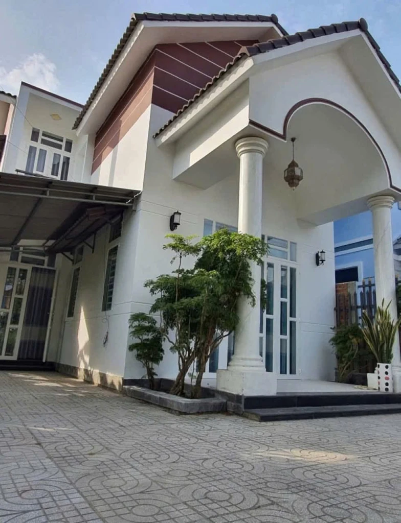 CHỦ NGỘP BANK CẦN BÁN GẤP NHÀ CẤP 4 GIÁ 2TỶ 450 Ở NGUYỄN VĂN LINH PHƯỜNG 7 QUẬN 8