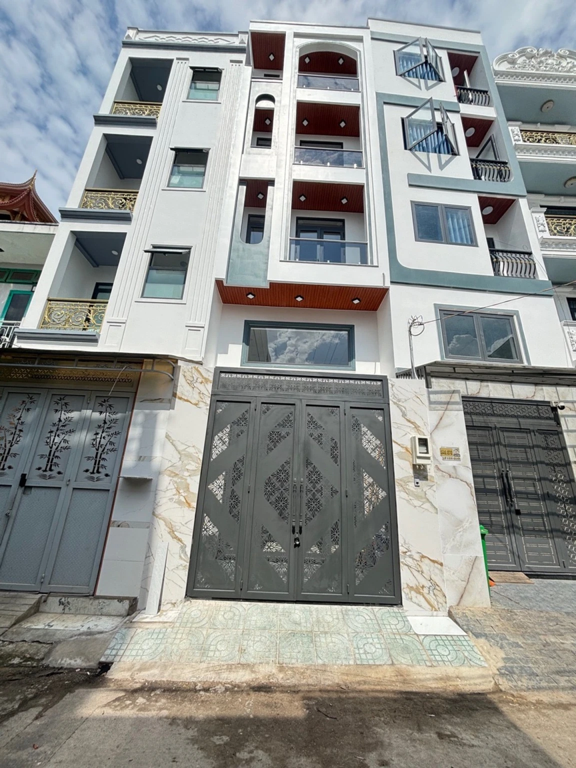 Nhà 5 tầng 7 phòng ngủ gần Lê Văn Quới, giá 9,5 tỷ