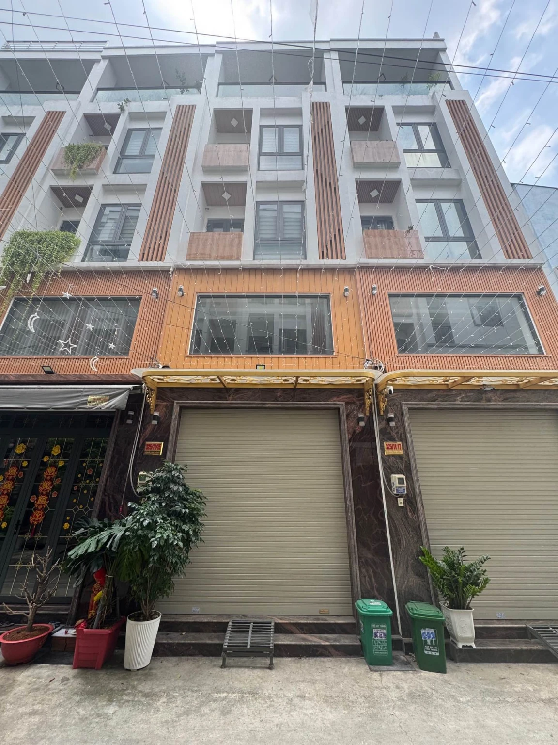 KHU PHÂN LÔ DÂN TRÍ - GẦN BỐN XÃ TÂN PHÚ - NHÀ MỚI TOANH 5 TẦNG HẺM XE TẢI.