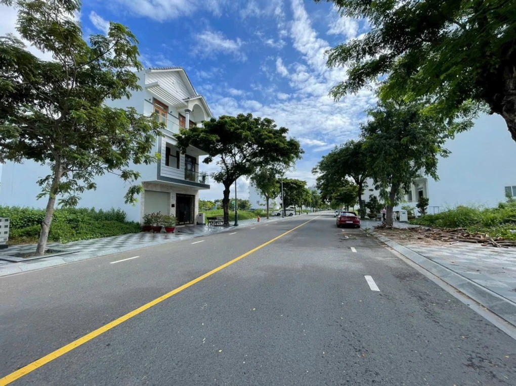 BÁN LÔ 110M2 NGAY VÕ VĂN KIỆT, CÁCH KDC NAM LONG 500M, GIÁ 600TR. SỔ SẴN.
