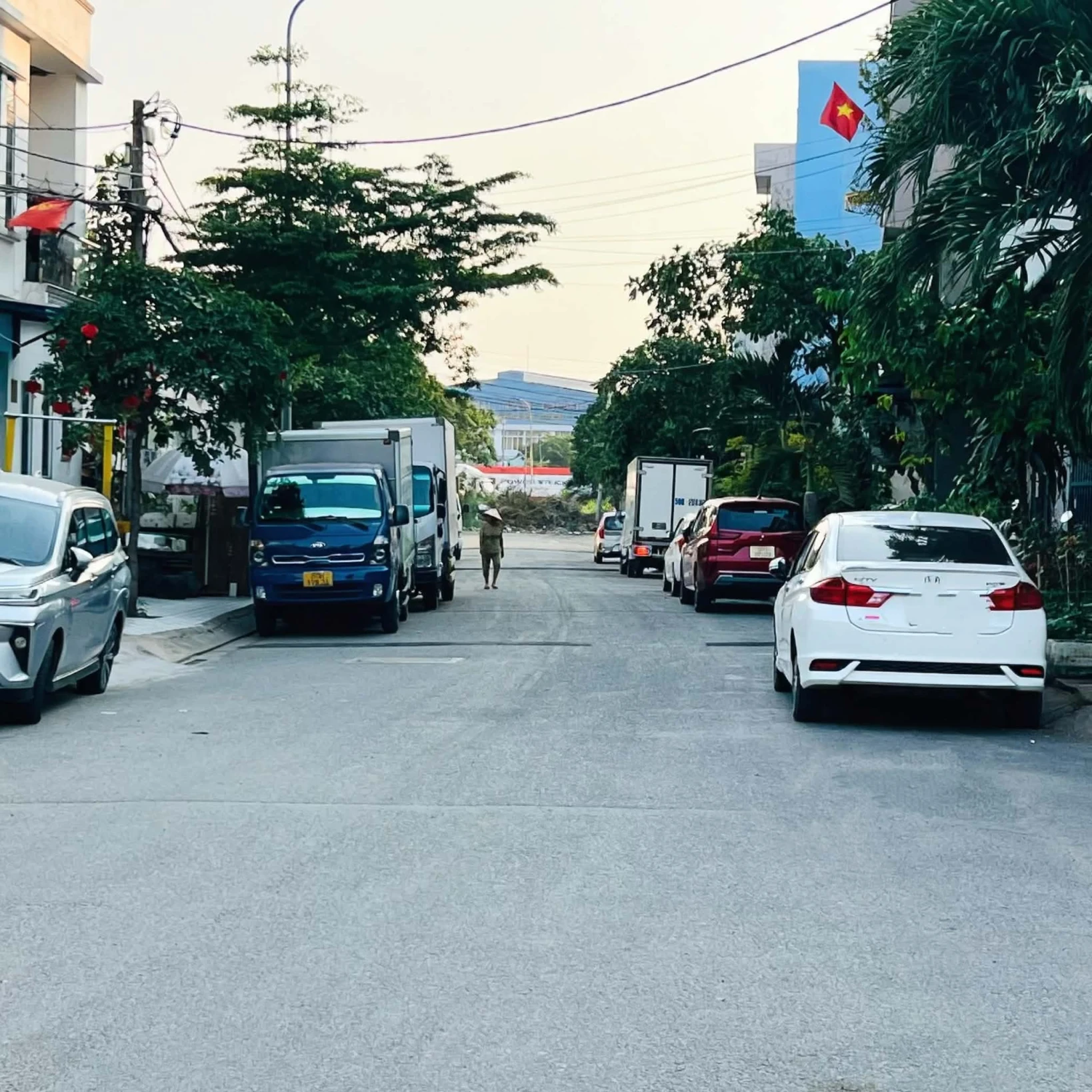 Nhà phố đẹp Tam Bình, Lô góc 2MT - 4 Tầng - Nhỉnh 5,5 tỷ – Đường 8m – Ôtô ngủ trước nhà