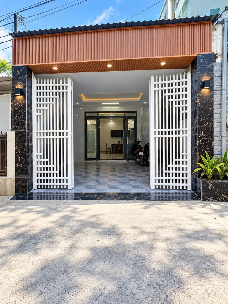 CẦN BÁN GẤP NHÀ GẦN CHỢ THÁNH TÂM – 100M² FULL THỔ CƯ – 2PN – 2,69 TỶ
