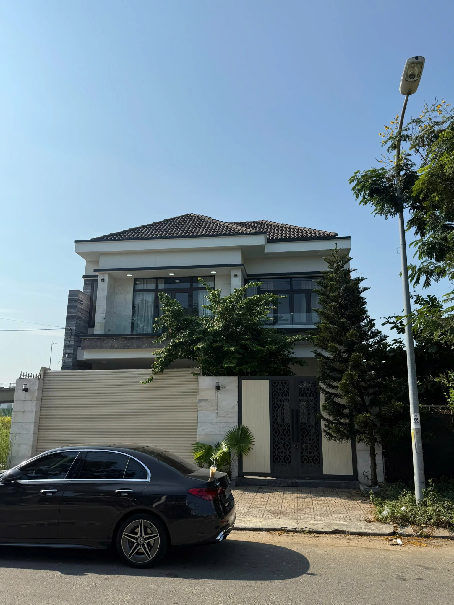 CHO THUÊ VILLA NHƯ MỚI – ĐƯỜNG TRẦN SÂM, GẦN GOLDEN BAY, CẦU THUẬN PHƯỚC