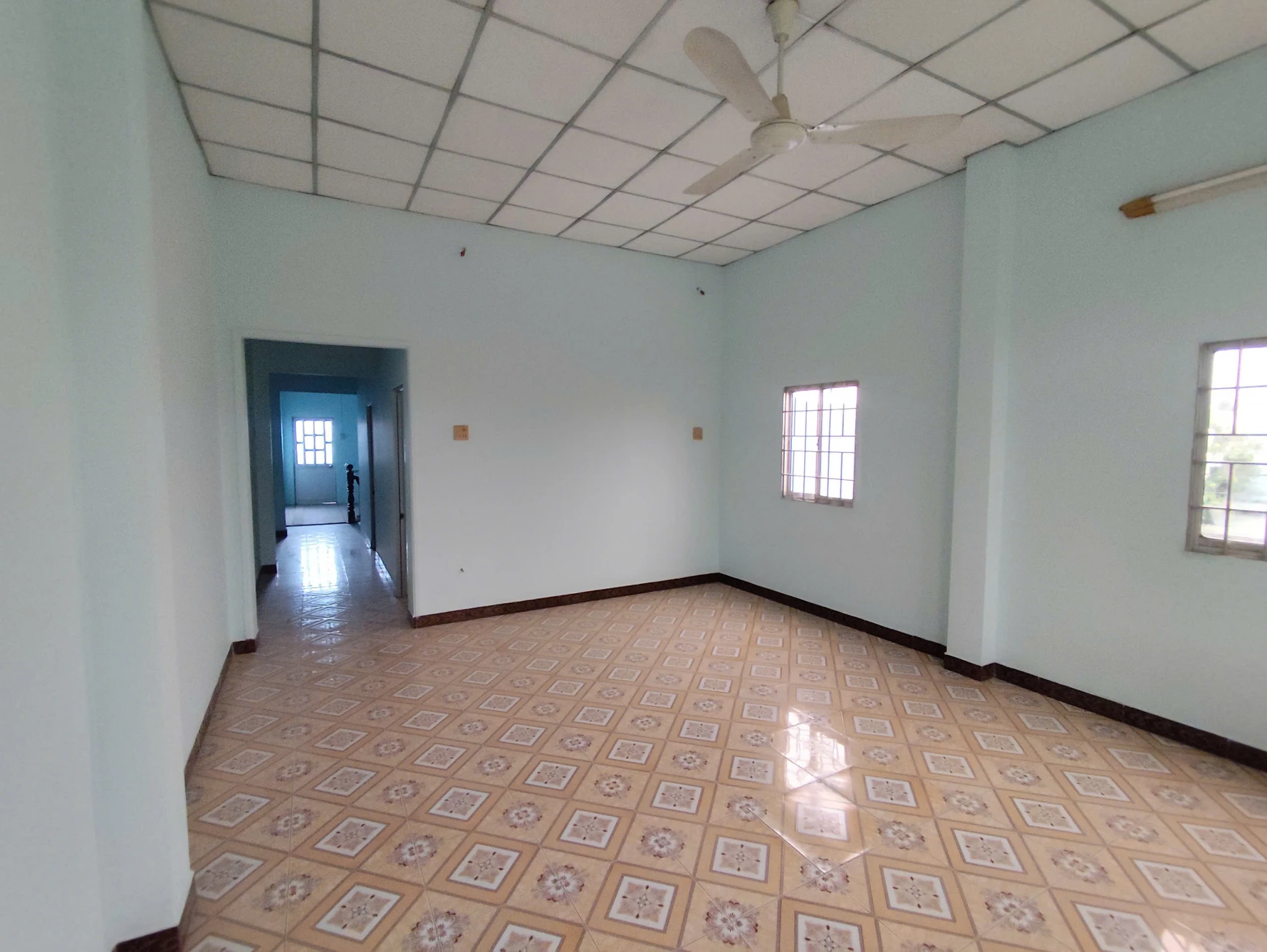 CHO THUÊ NHÀ NGUYÊN CĂN MẶT TIỀN NGÃ 3 ĐỖ TƯỜNG PHONG – TẦM VU