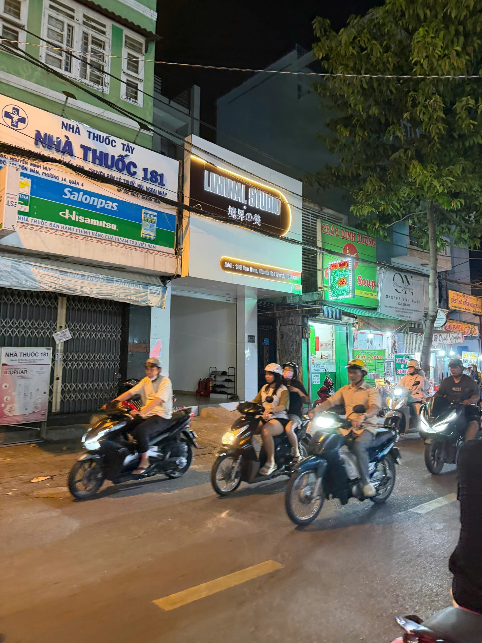 SANG NHƯỢNG MẶT BẰNG STUDIO MAKEUP – MẶT TIỀN TÔN ĐẢN, QUẬN 4, HỒ CHÍ MINH