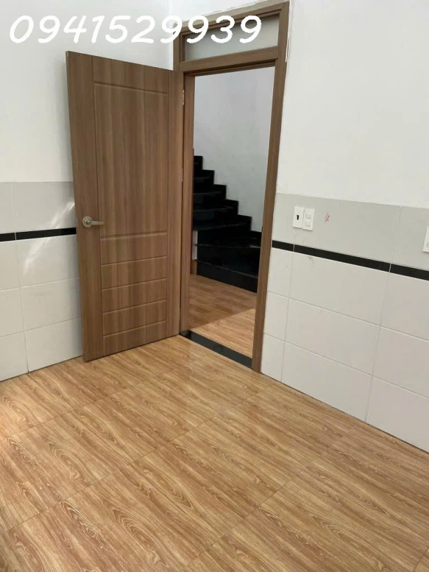 NHÀ HẺM XE TẢI -ĐƯỜNG NGÔ CHÍ QUỐC -DÒNG TIỀN CHO THUÊ 12TR/THÁNG -GIÁ 8TY