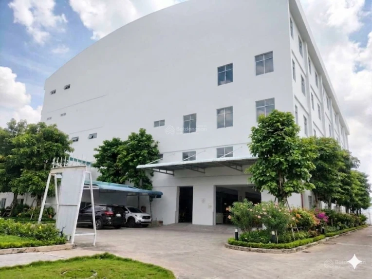 Cho thuê tòa nhà tại Quận 12, Làm Kho Xưởng Sản Xuất  DT: 7.500m2