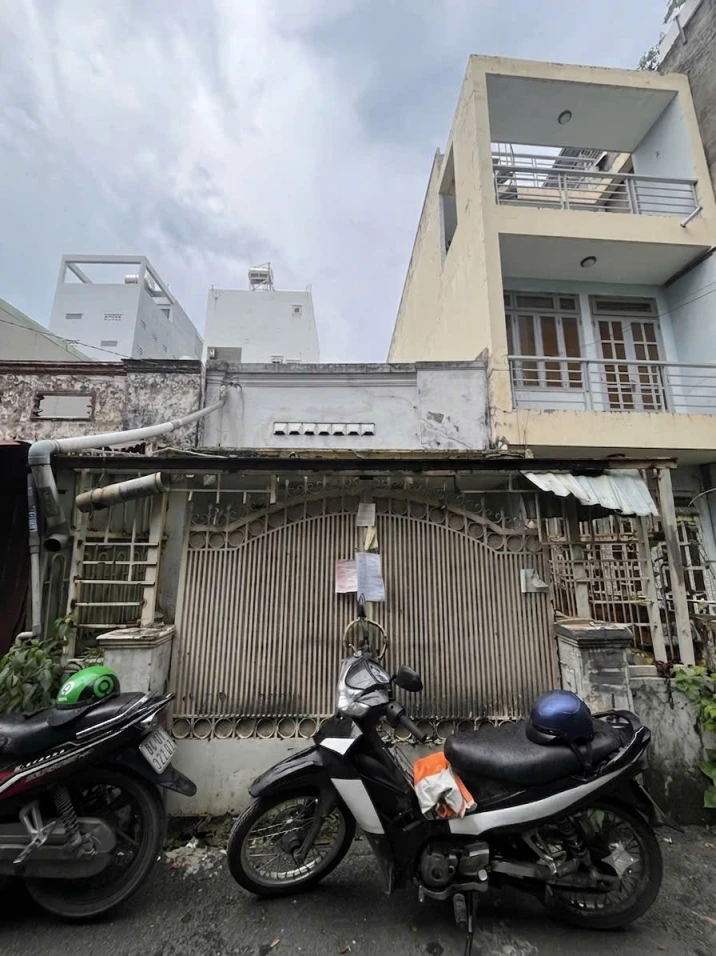 CẦN Bán nhà nát xe hơi Dương Quảng Hàm, Gò Vấp